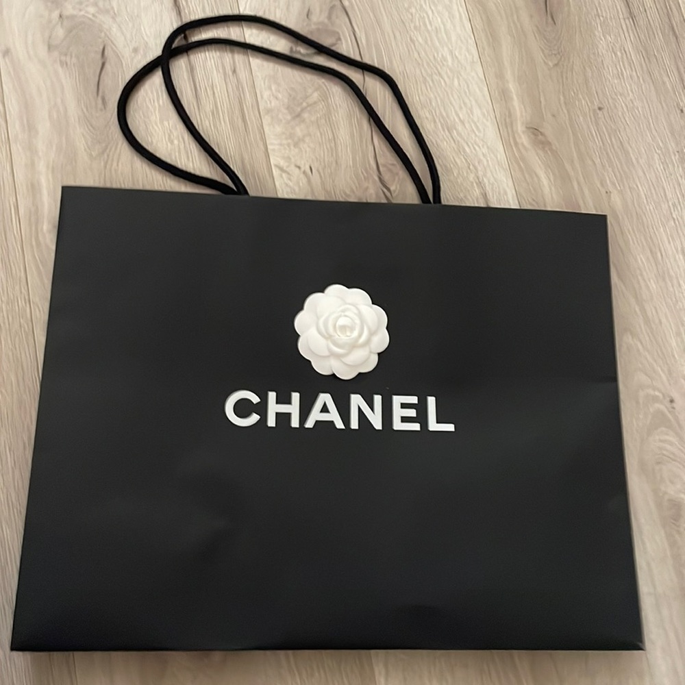 New Chanel bag with flower